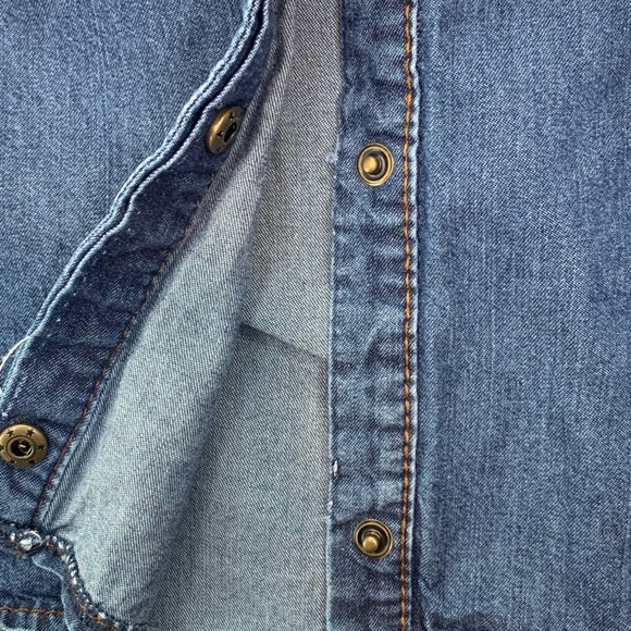 Mayoral Long Sleeve Embroidered Denim Button Down Size 7 - Picture 2 of 6